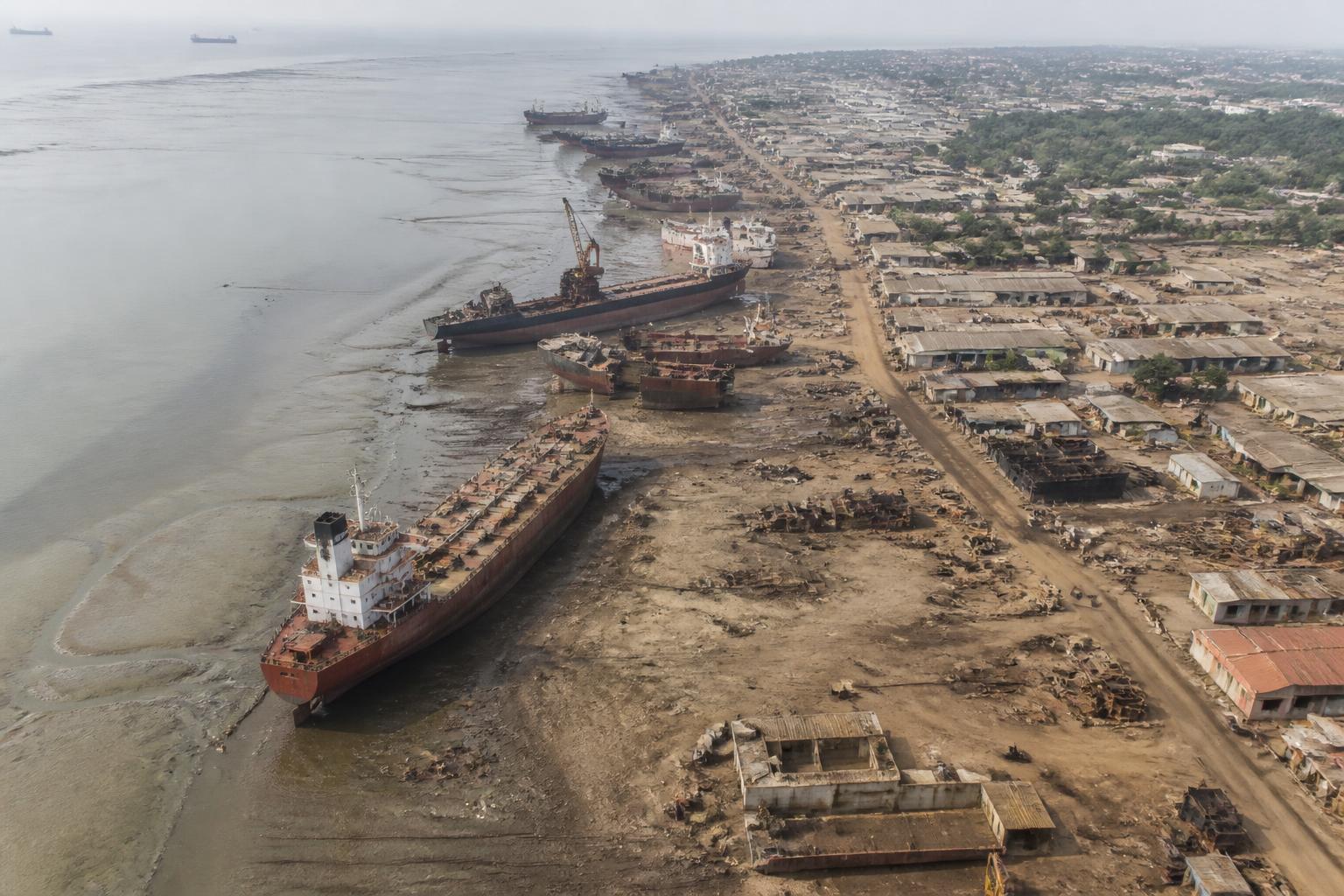 Marine machinery and material lots in Bhavnagar